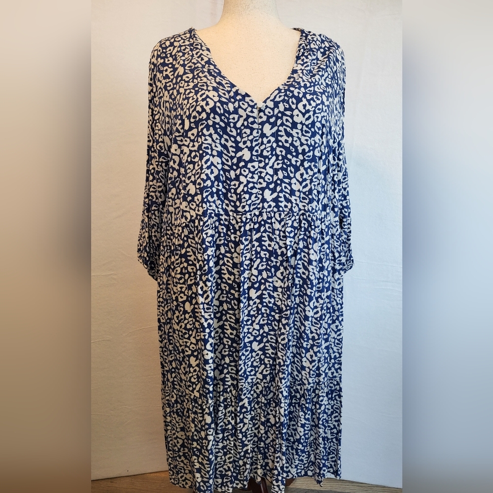 Blue and White Leopard Print V-Neck Dress Size 4X